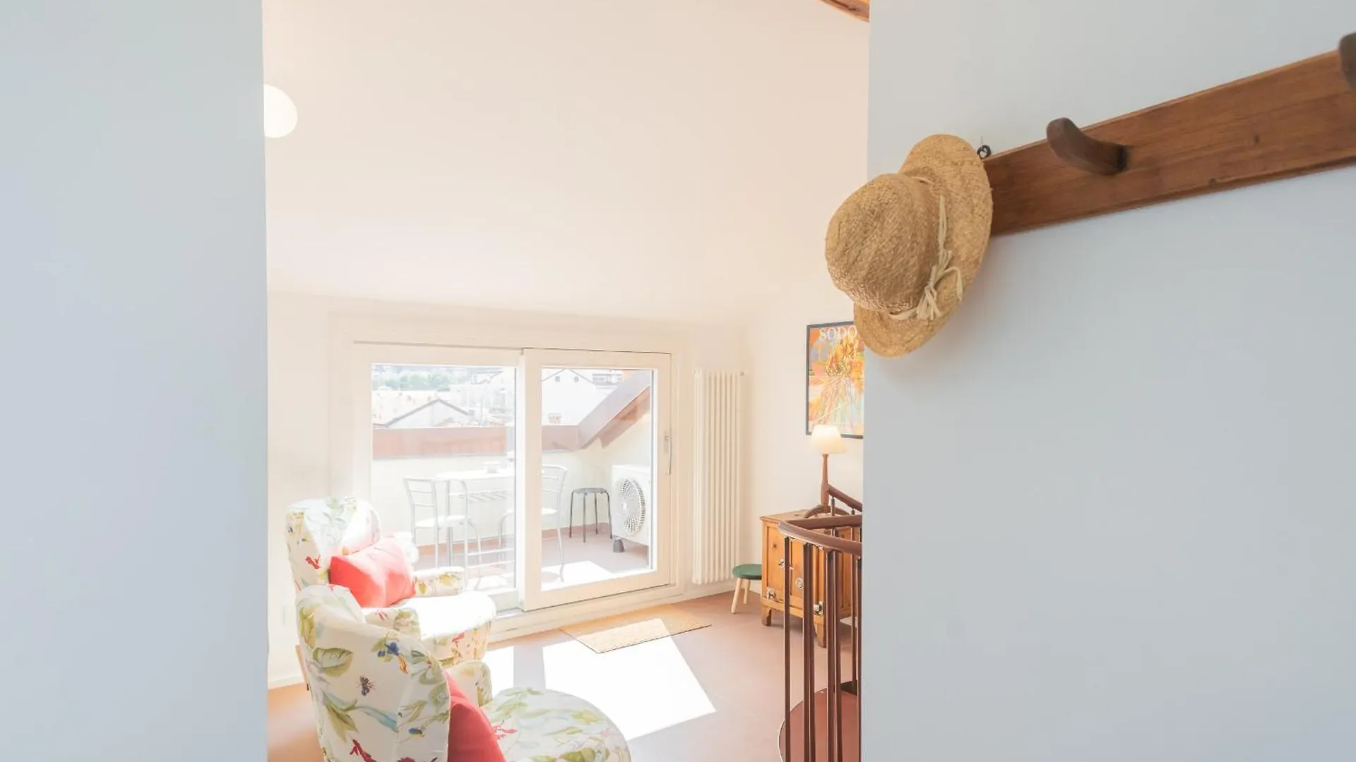 Rooftop Nest In Como City Center By Rent All Como Italië