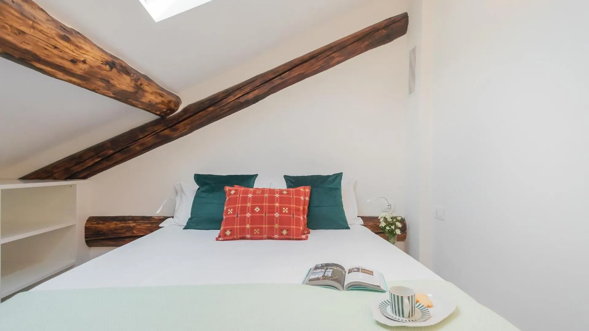 Rooftop Nest In Como City Center By Rent All Como Appartement