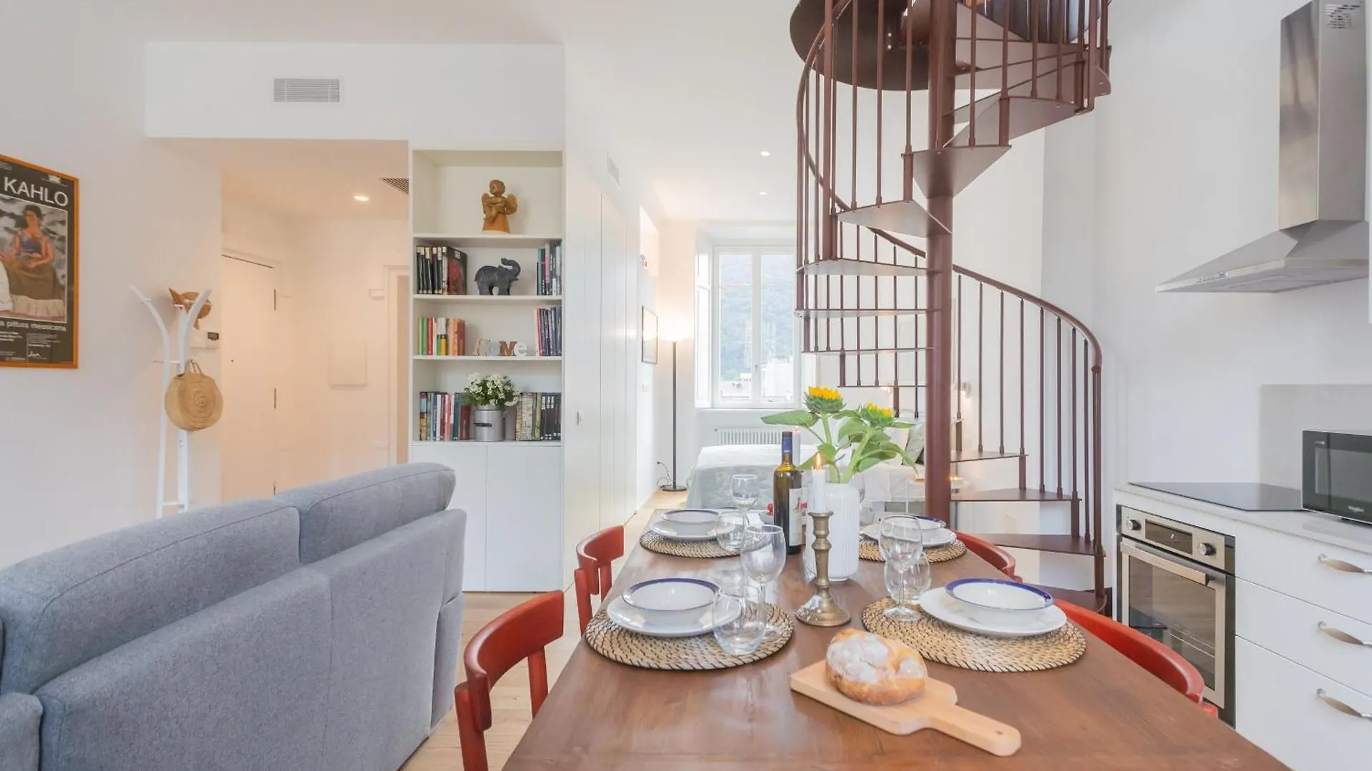 Appartement Rooftop Nest In Como City Center By Rent All Como Italië